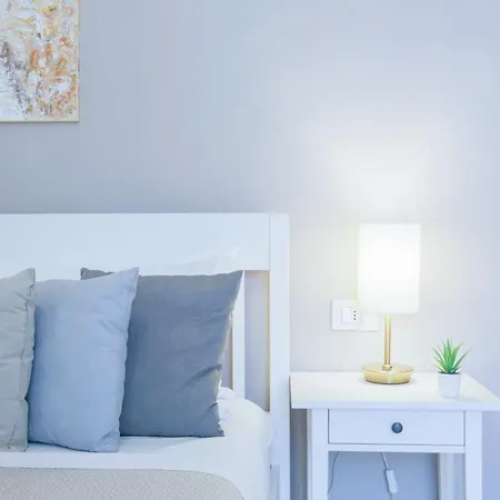 & Chic Apartment La Spezia