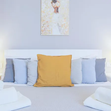 & Chic Apartment *
